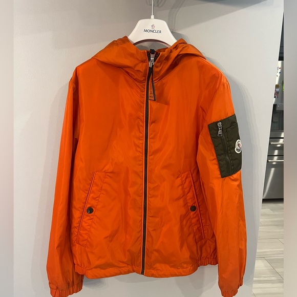 Moncler Enfant Logo Patch Zip Up Jacket with Hood - NWT. Size 12. - Picture 3 of 10